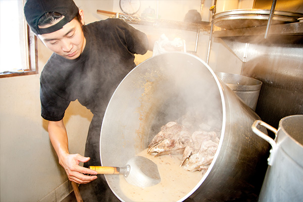 昼も夜も、いつでも楽しめる本格ラーメン